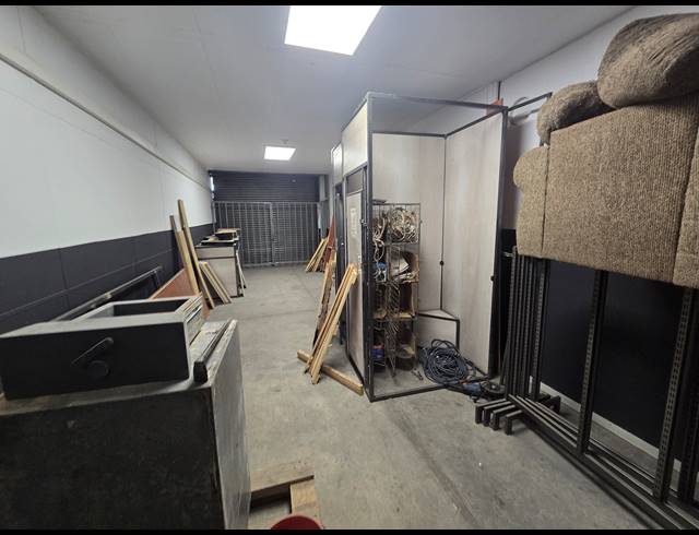 1,589M² FACTORY TO LET IN BOKSBURG EAST